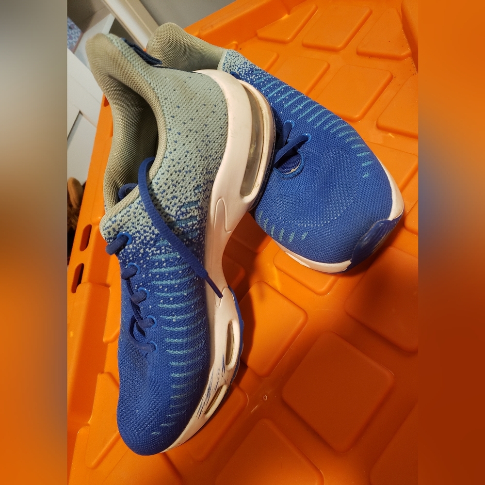 🔥 Unisex AIR Running Shoes - Used, Good Condition - Picture 1 of 5